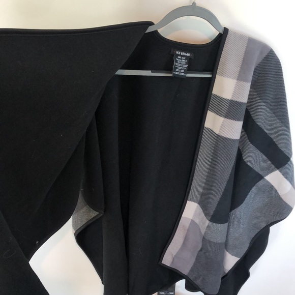 ❄️ NEW! So warm! Ike Behar Poncho ☃️ - Picture 4 of 4